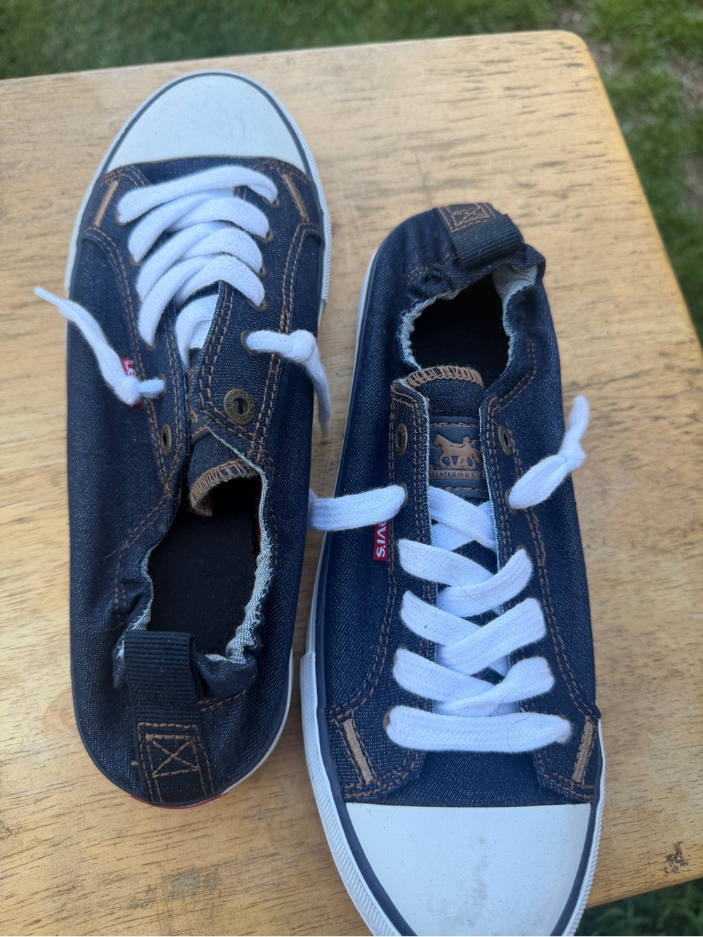 Levi's Navy Canvas Low-Top Sneakers with White Laces